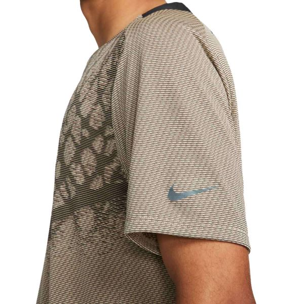 Nike Dri-FIT Run Division Techknit T-Shirt M
