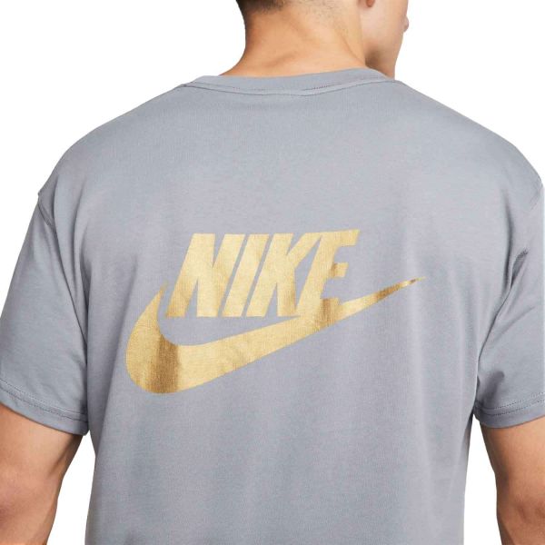 Nike Sportswear Standard Issue T-Shirt M
